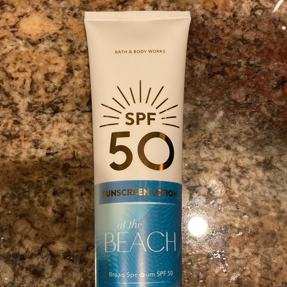 SPF 50 “At The Beach” Sunscreen Lotion by BBW, 6-fl oz / 177 mL, NEW w/ Tag - Picture 4 of 9